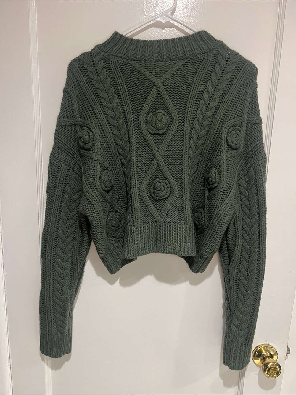 Chunky Cable Knit Cropped Sweater - olive Green